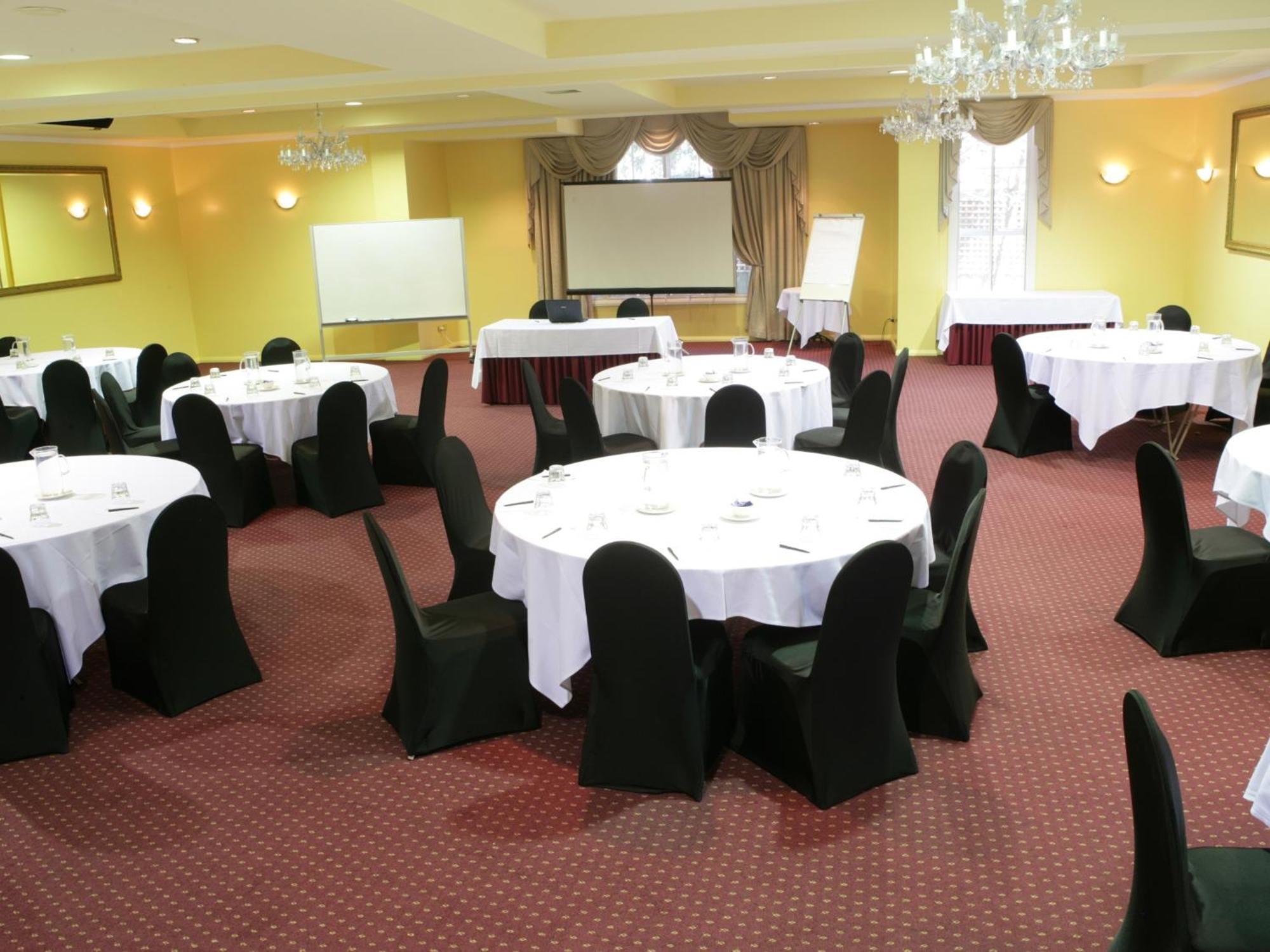 Hotel Beau Monde International Doncaster East Esterno foto