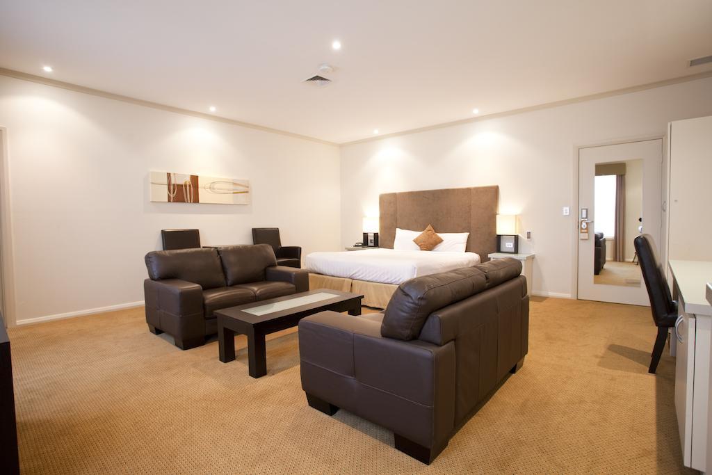 Hotel Beau Monde International Doncaster East Esterno foto
