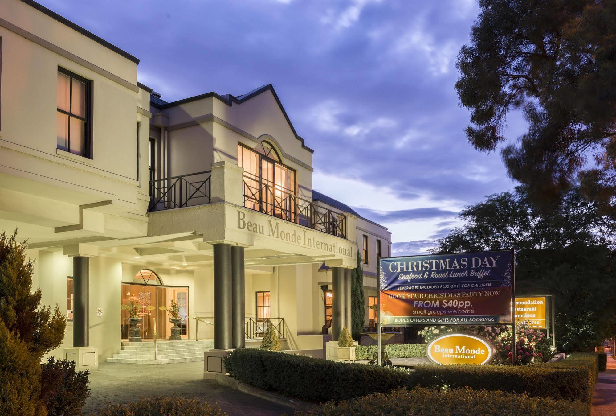 Hotel Beau Monde International Doncaster East Esterno foto