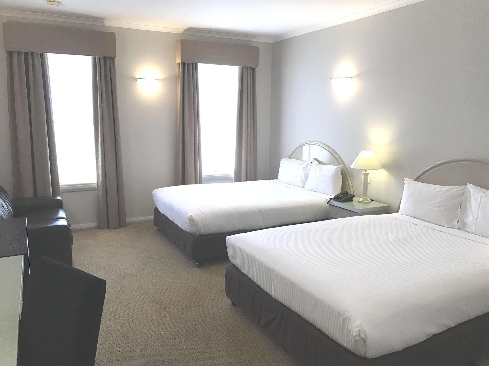 Hotel Beau Monde International Doncaster East Esterno foto