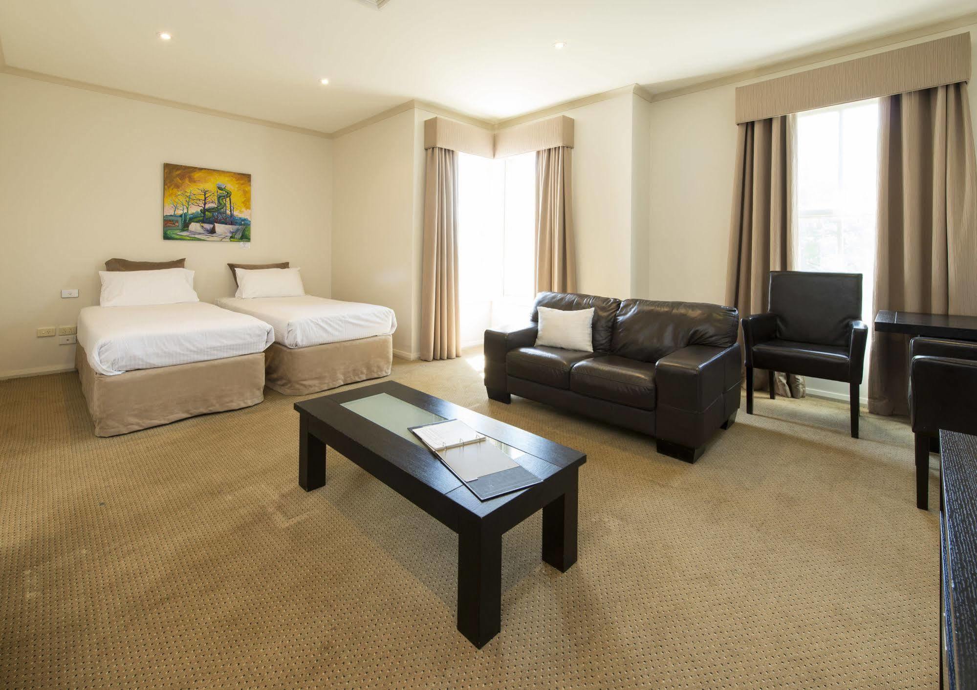 Hotel Beau Monde International Doncaster East Esterno foto