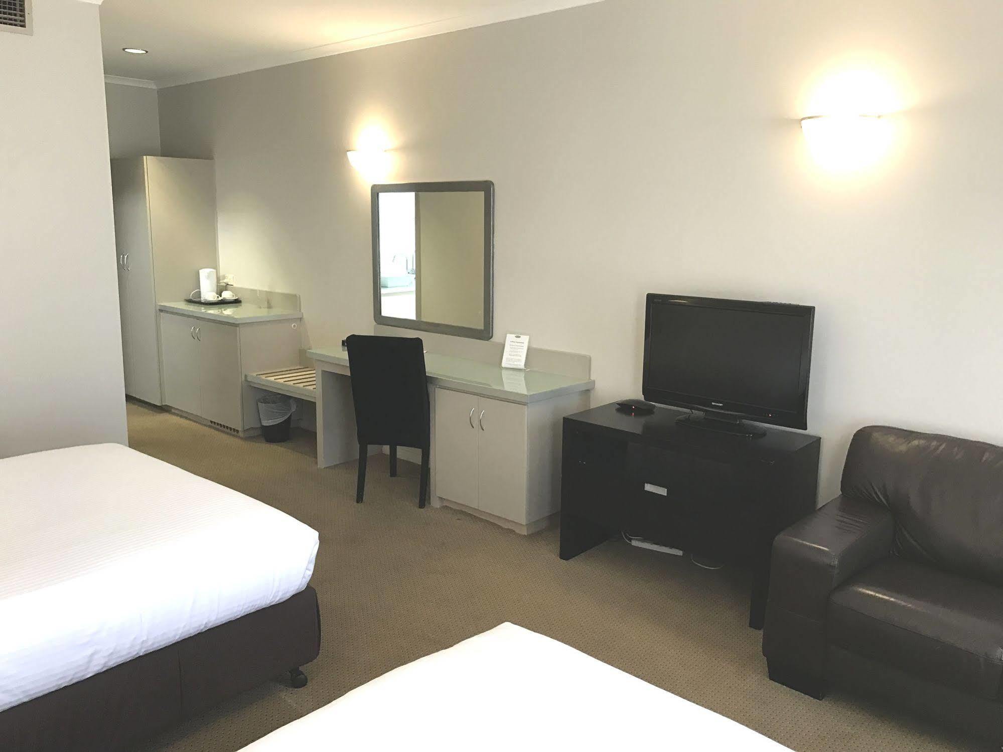 Hotel Beau Monde International Doncaster East Esterno foto