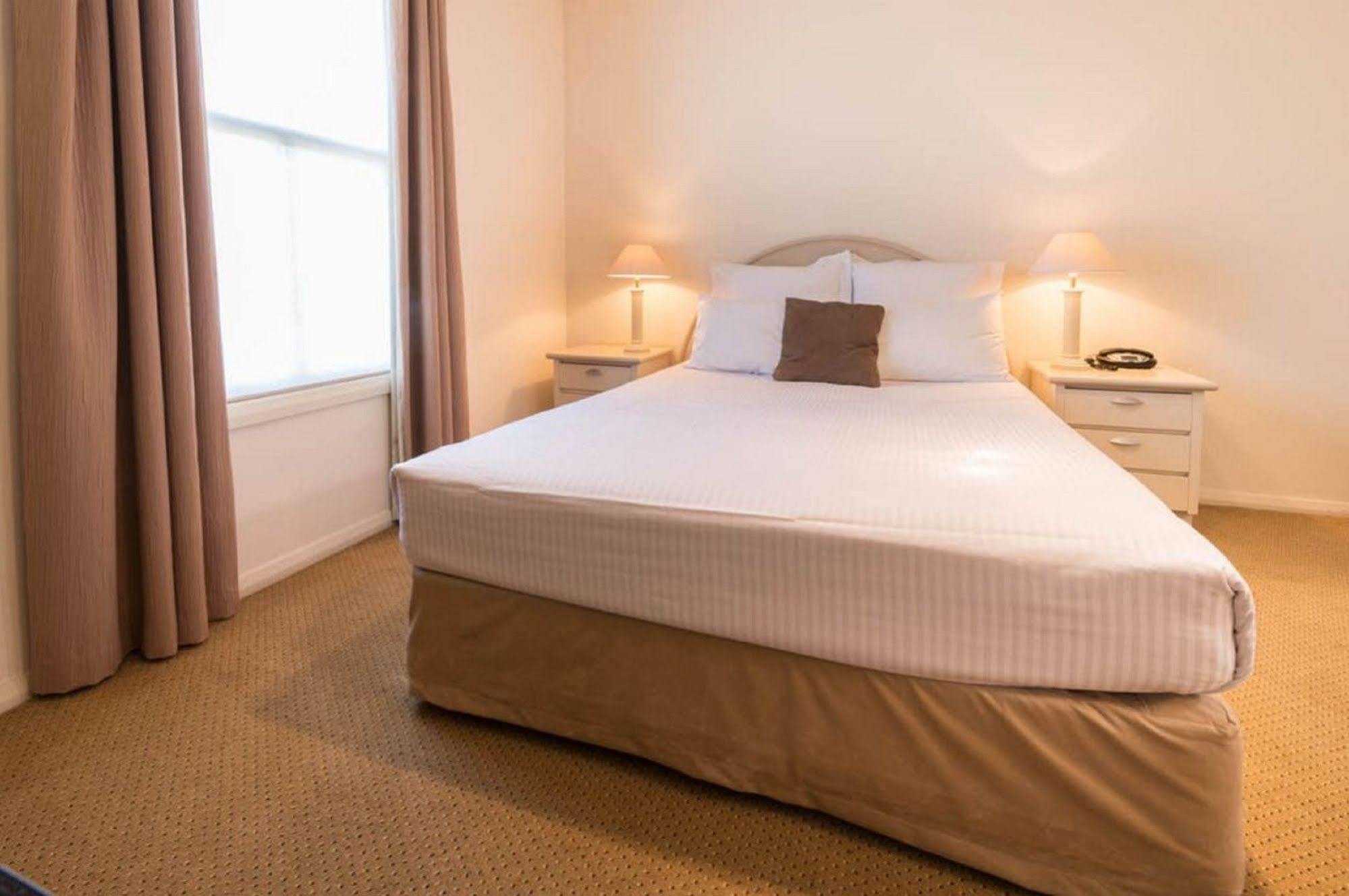 Hotel Beau Monde International Doncaster East Esterno foto