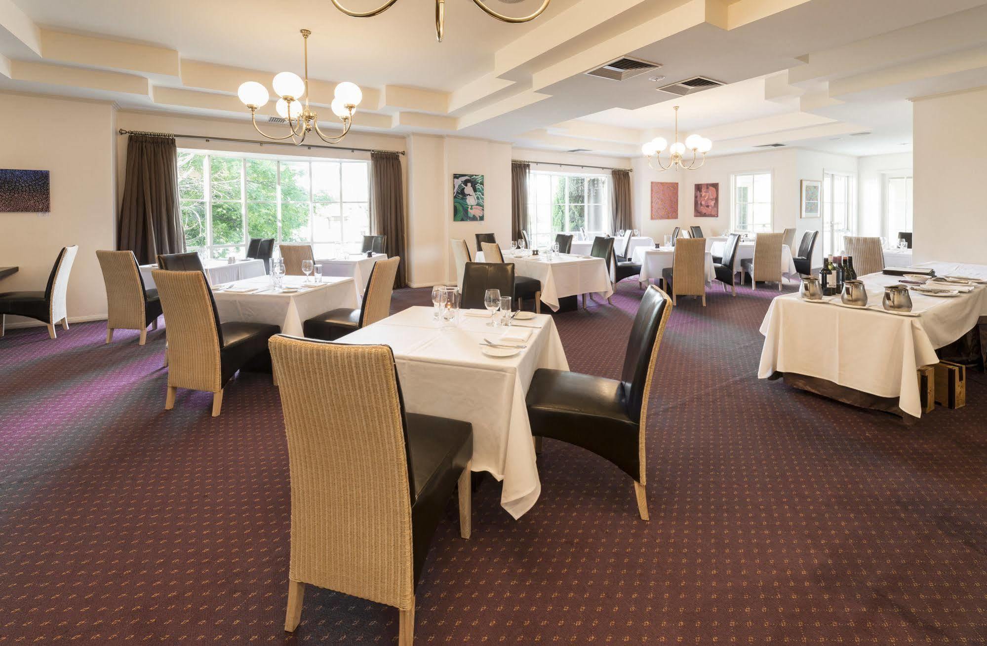 Hotel Beau Monde International Doncaster East Esterno foto