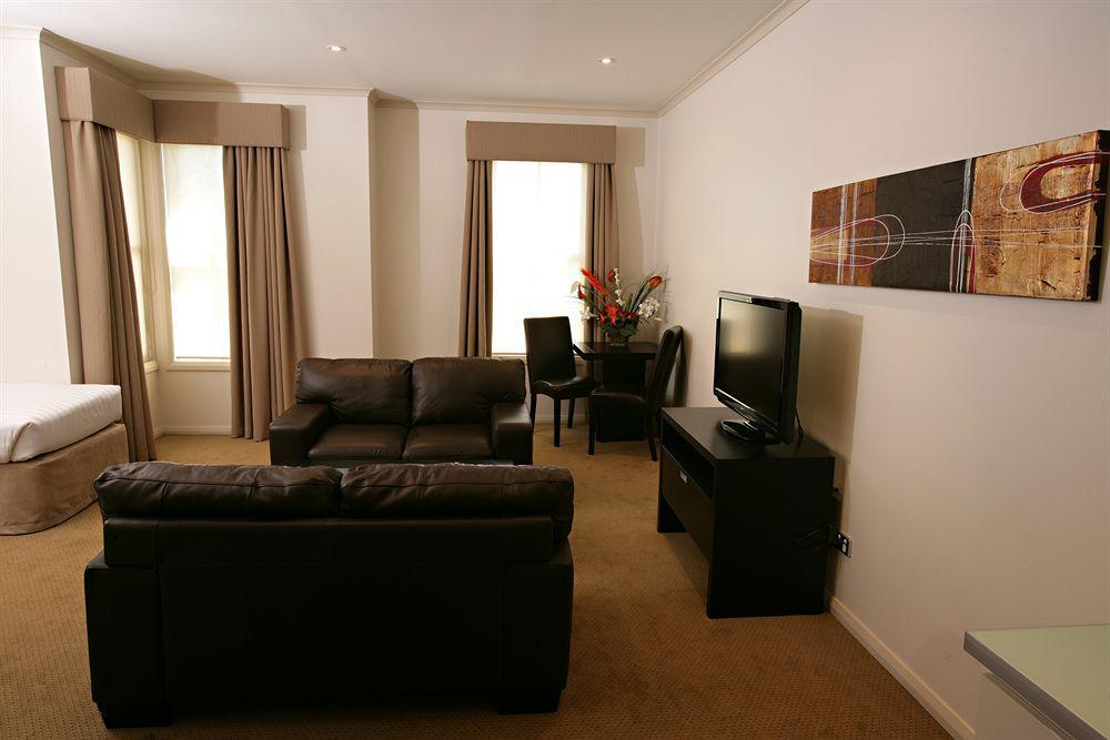 Hotel Beau Monde International Doncaster East Esterno foto